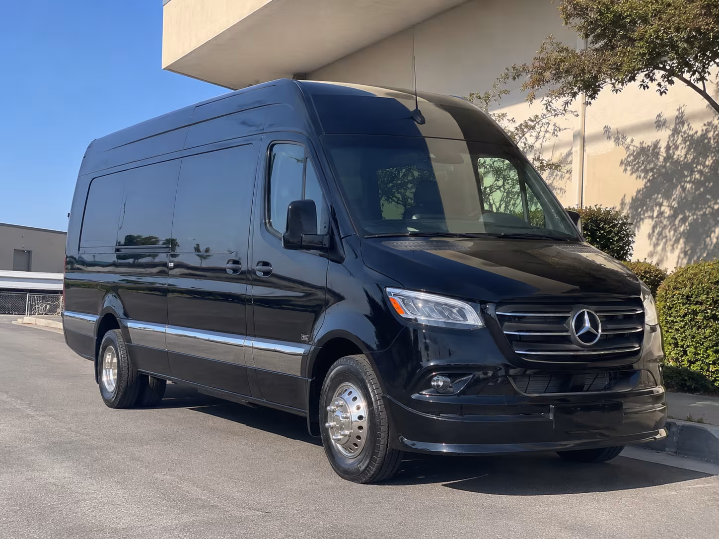 arrange transportation for your next corporate event 3