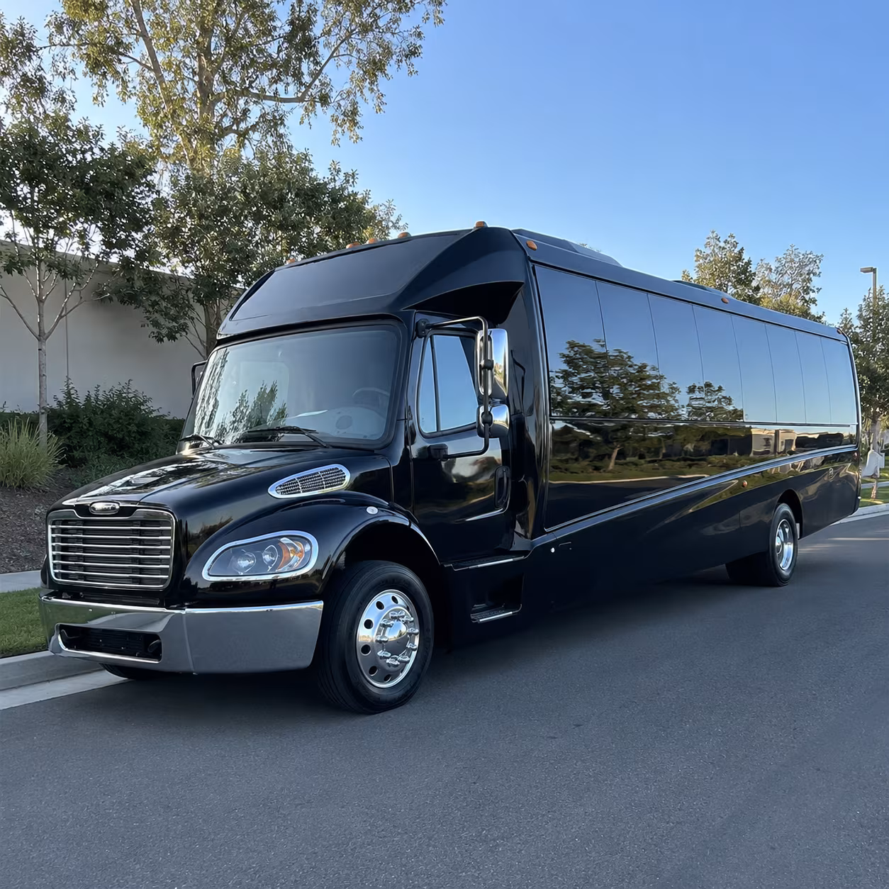 phoenix 28 passenger minibus