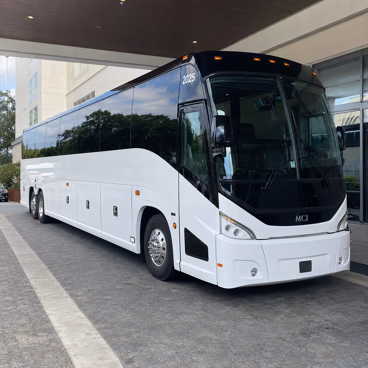 phoenix 54 passenger charter bus