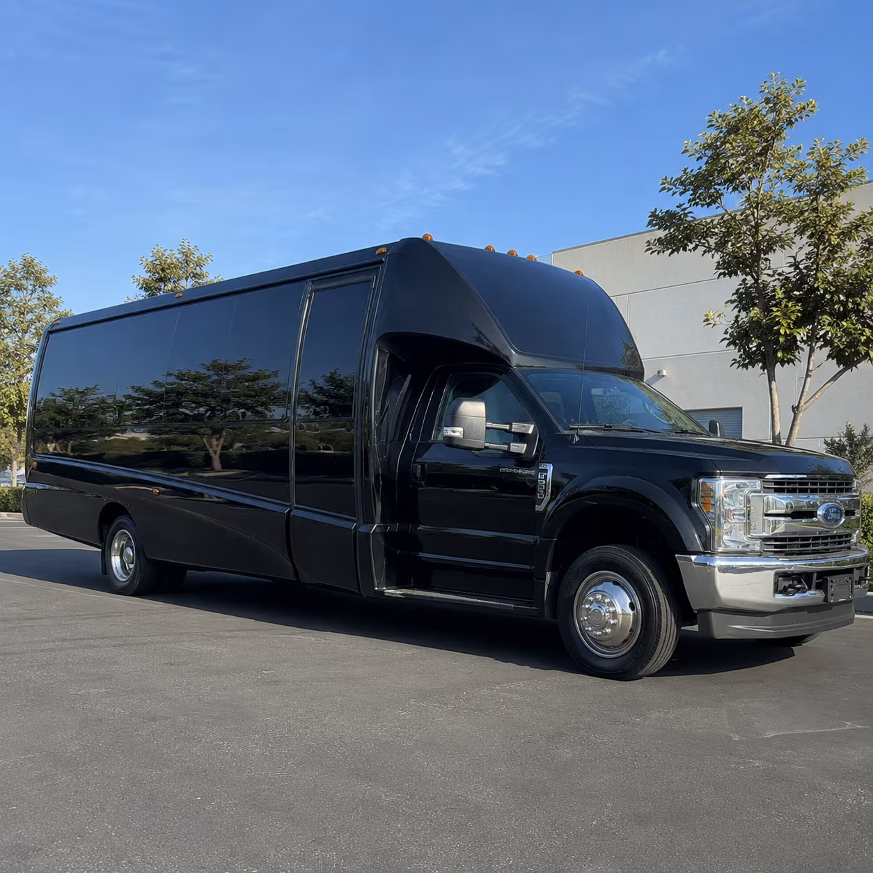 phoenix bachelorette party buses for downtown bars and nightclubs